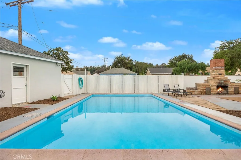 3910 E De Ora Way, Long Beach, California 90815 home-pic-21